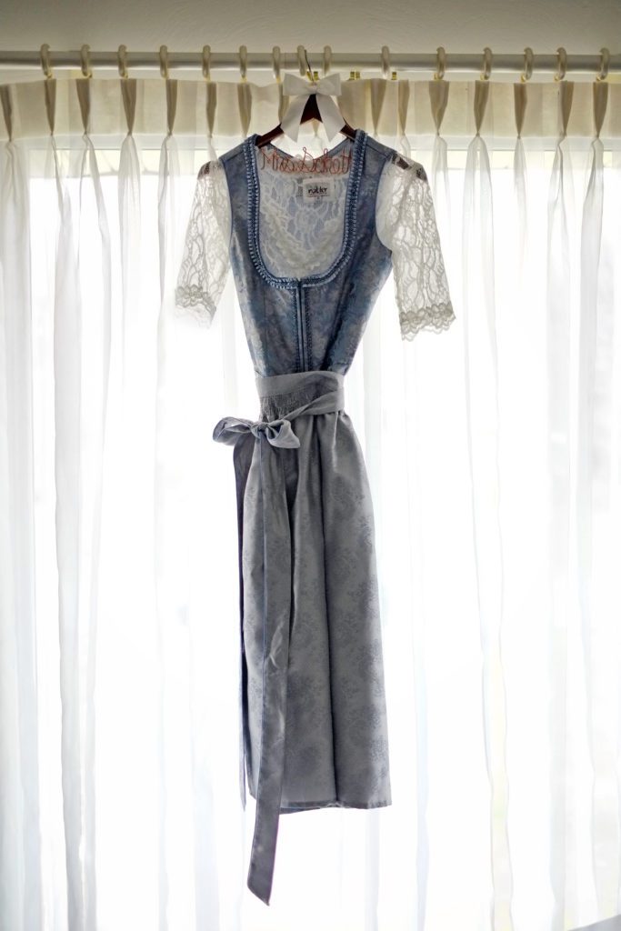 Traditional German Wedding Dress - Dinrdl