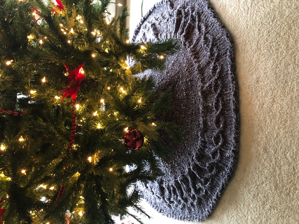Vintage Velvet Christmas Tree Skirt Knitting Pattern