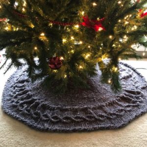 Vintage Velvet Christmas Tree Skirt Knitting Pattern