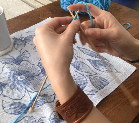 How to work the knitted cast on, a knitting tutorial