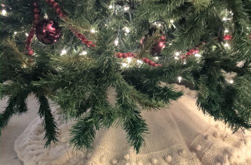 Snowy White Christmas Tree Skirt Knitting Pattern
