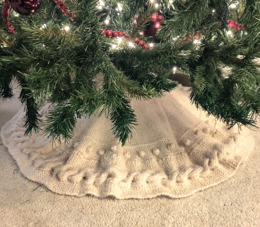 Knitting in the Park's Snowy White Christmas Tree Skirt