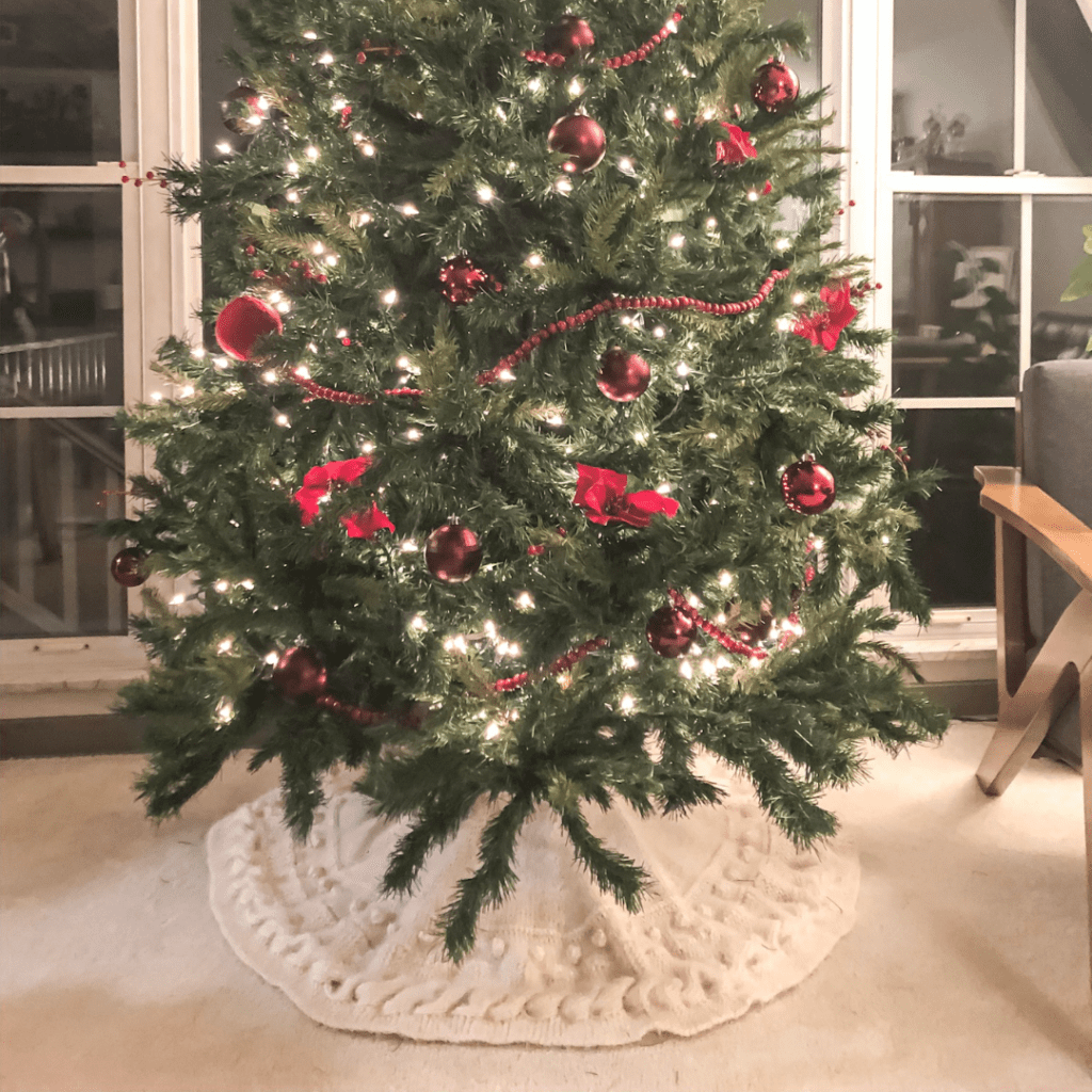 Knit the Snowy White Christmas Tree Skirt in time for the holidays