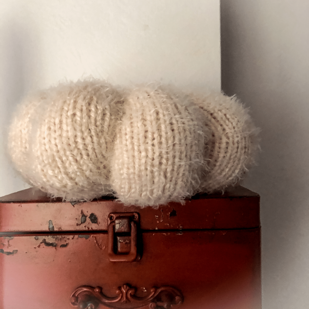 Making Knitted Pumpkins with Knitting in the Park