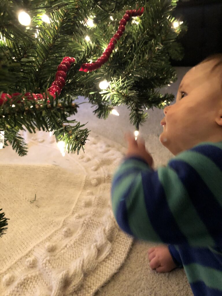 Snowy White Christmas Tree Skirt Knitting Pattern from Knitting in the Park