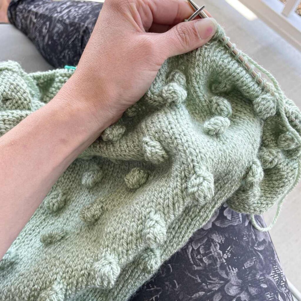Bramble berry knitting pattern for free from knitting in the park