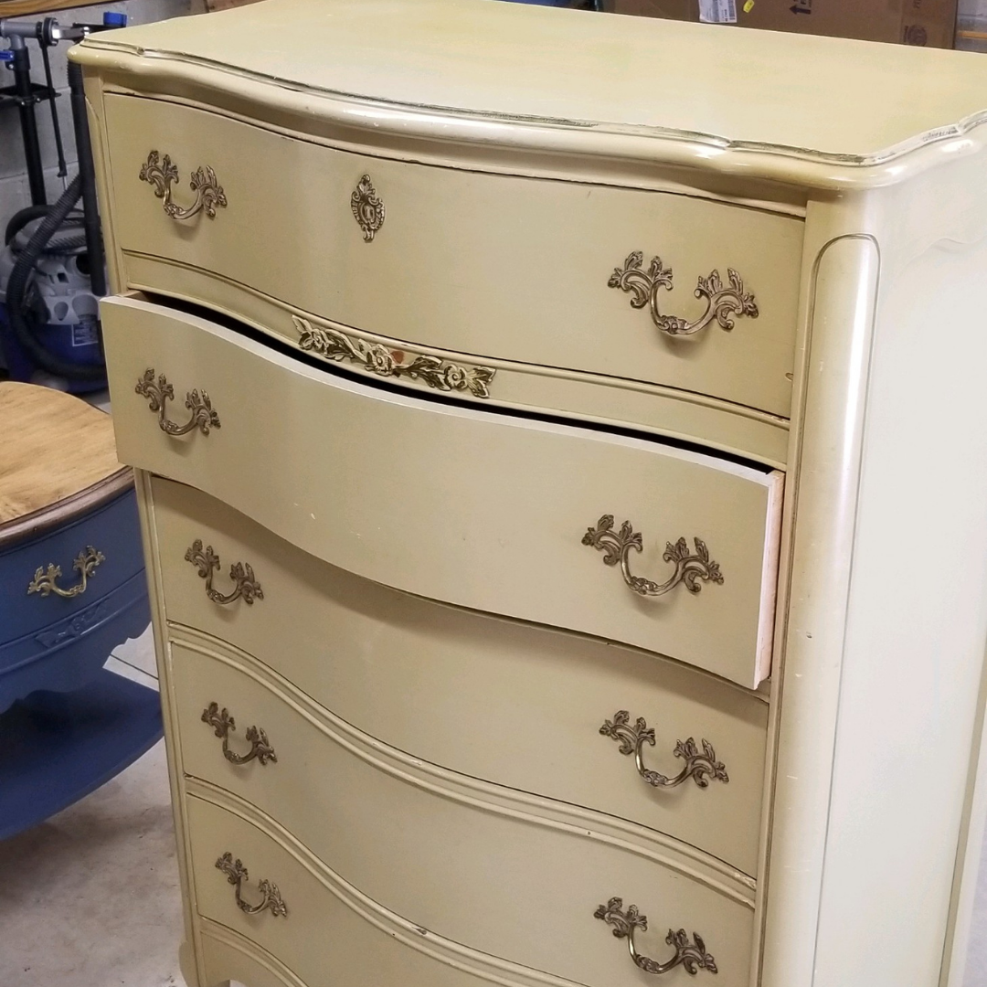 Shabby to Chic dresser refresh project - dresser before paint