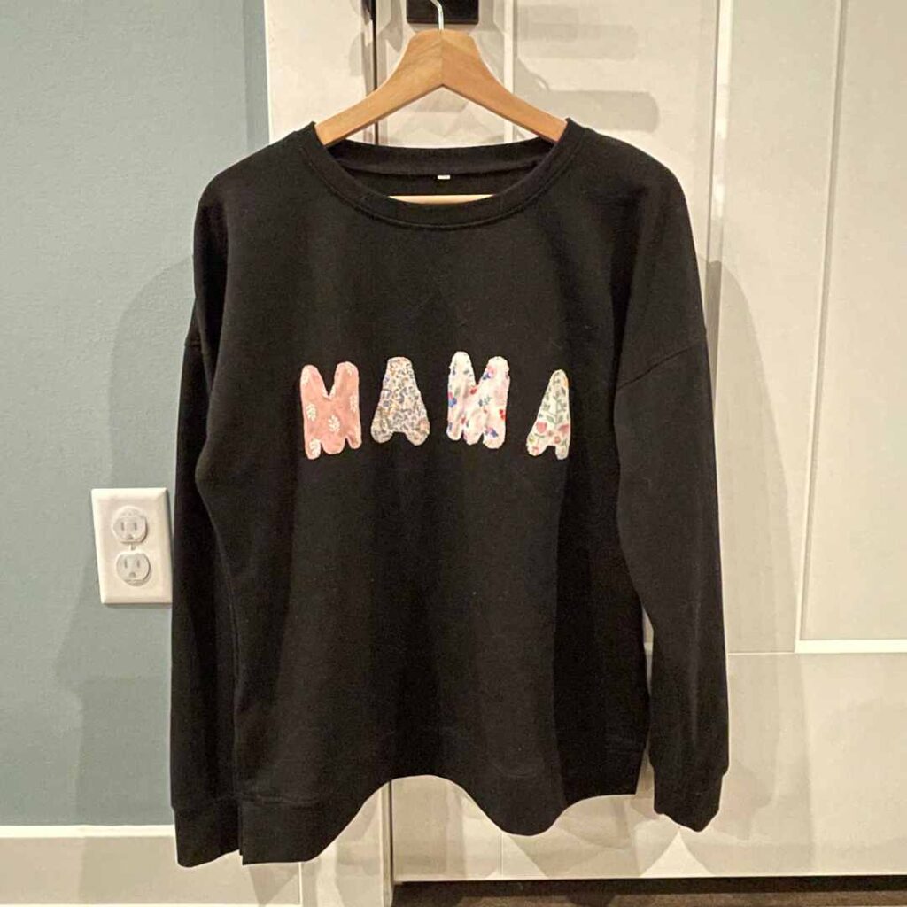 Mama embroidered sweatshirt - a sweet diy for those adorable baby onesies