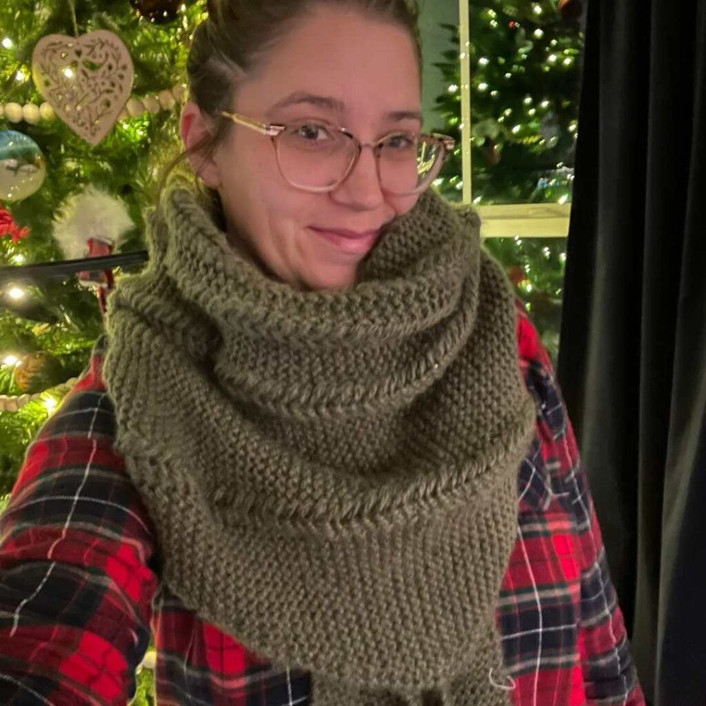 Cozy and Chunky, this triangular knit shawl is a great option for all knitters