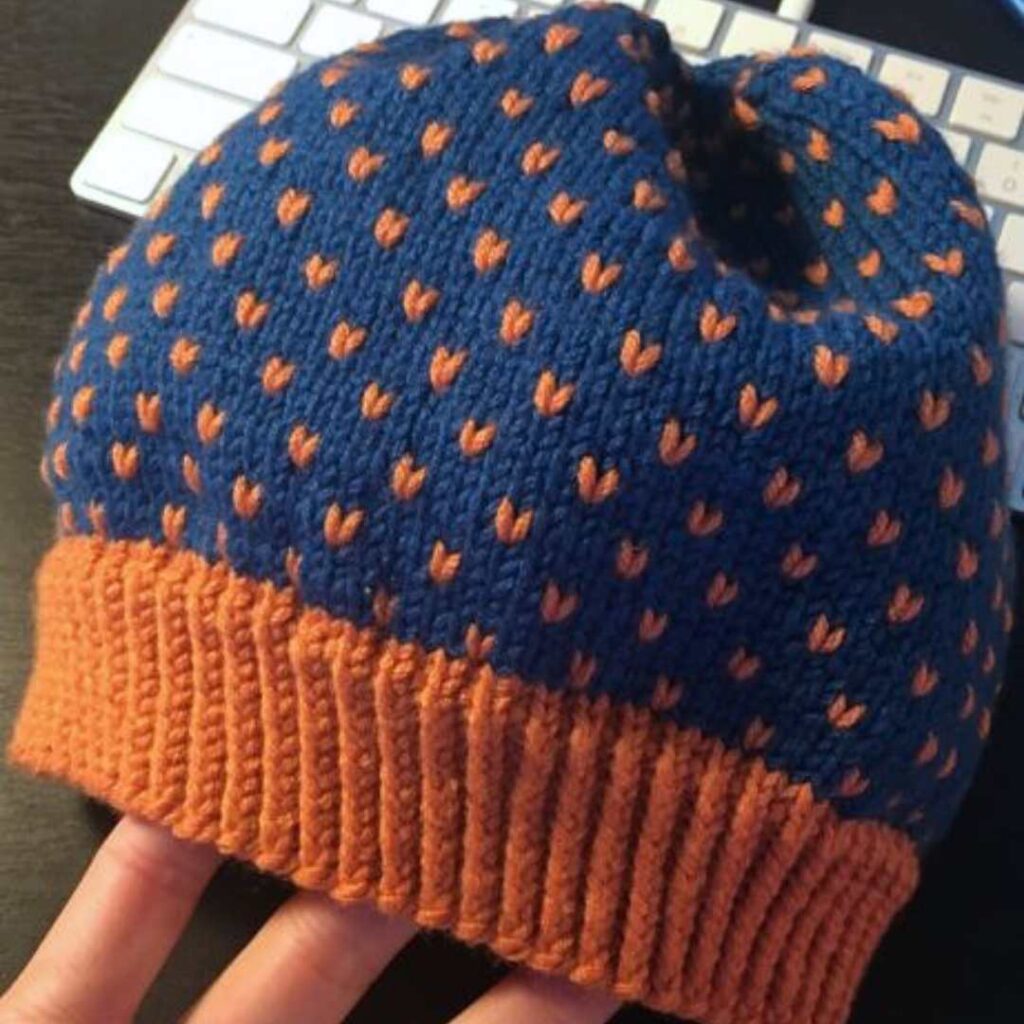 Rabbit Tracks - a Free Hat Knitting Pattern for Babies and Kids