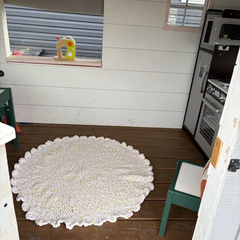 Learn to make this rug with this and other free crochet patterns