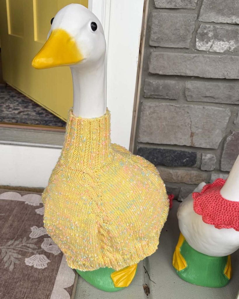Download the free raglan style sweater knitting pattern for your 23 inch Porch Goose.