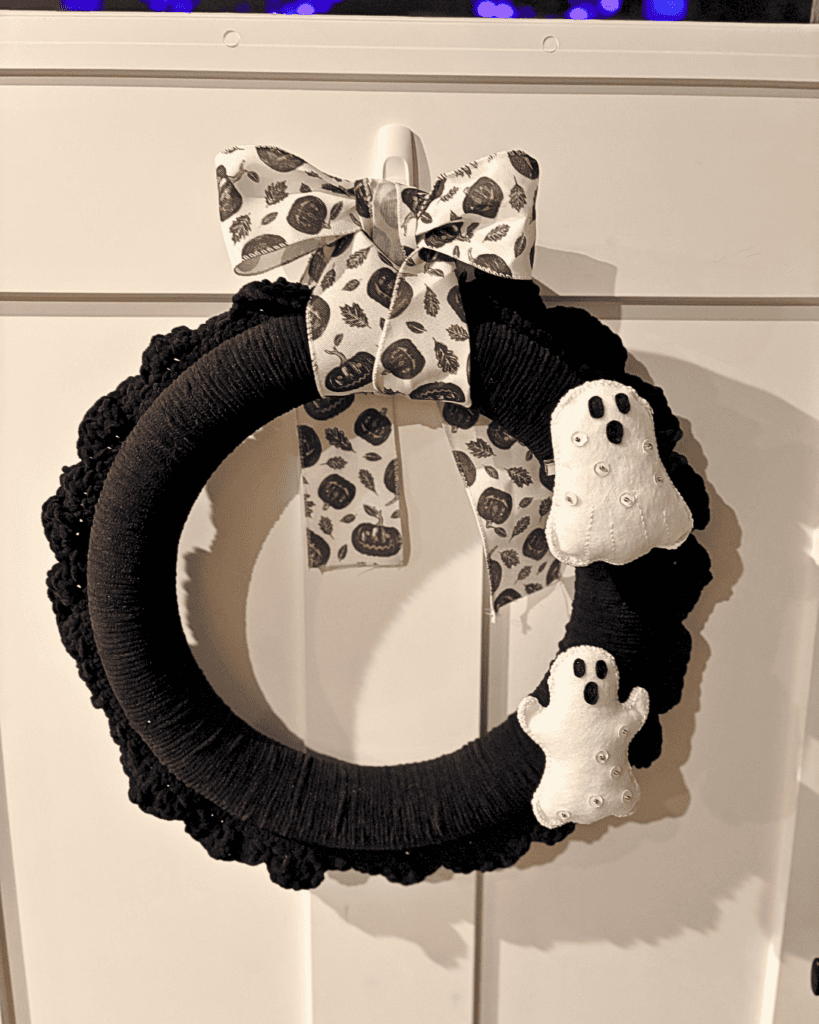 Here's a free and easy Crochet Holiday Wreath Tutorial from Knitting in the Park.